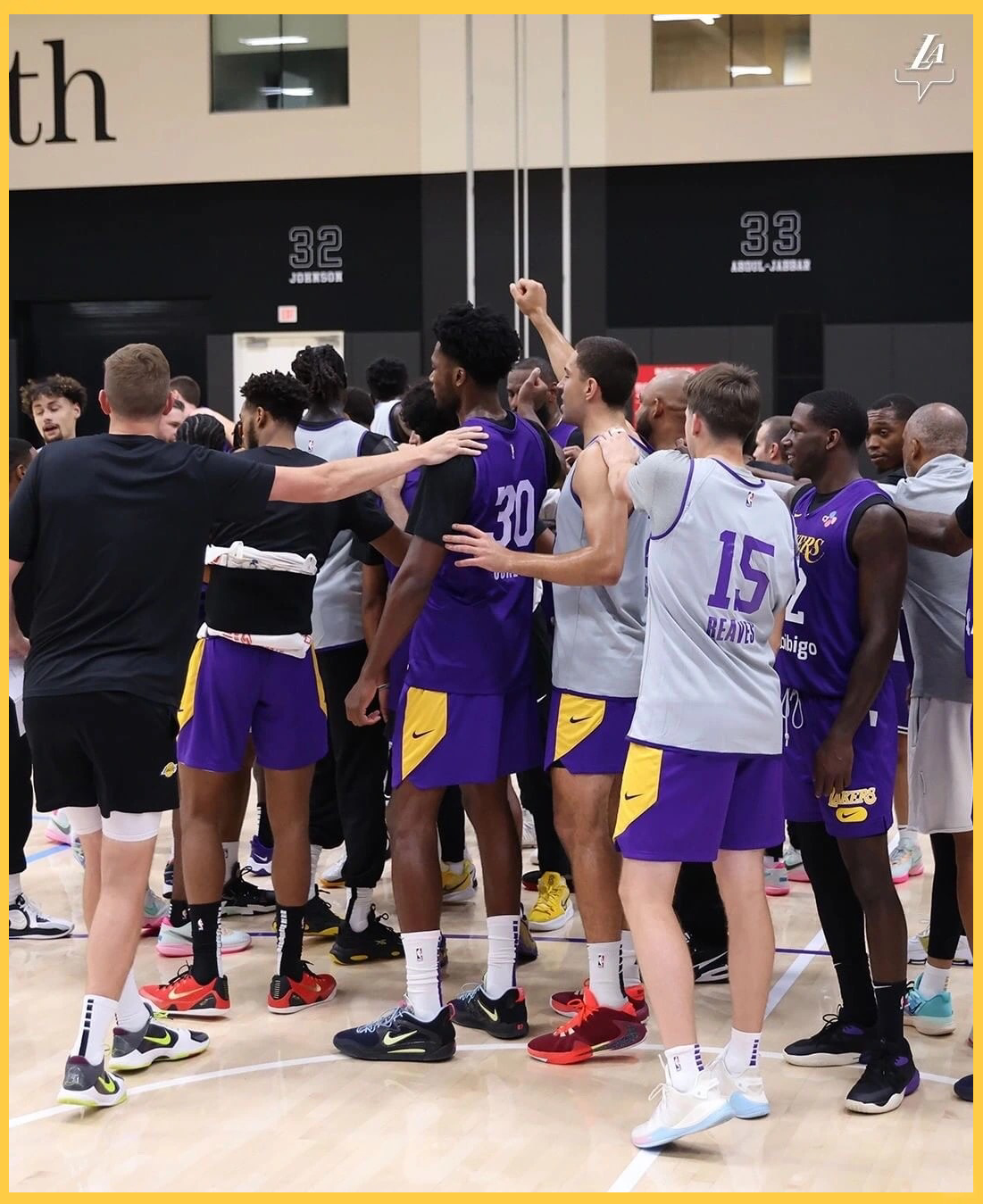 KAIYUN体育-洛杉矶湖人训练开放日，今夜完成体检引欢呼，NBA常规赛在即，身体对抗强度拉满的简单介绍