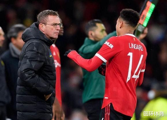 包含集结日山东男篮调整名单以备英超；主帅复盘环节打磨；话题不断；球探报告显示潜力的词条