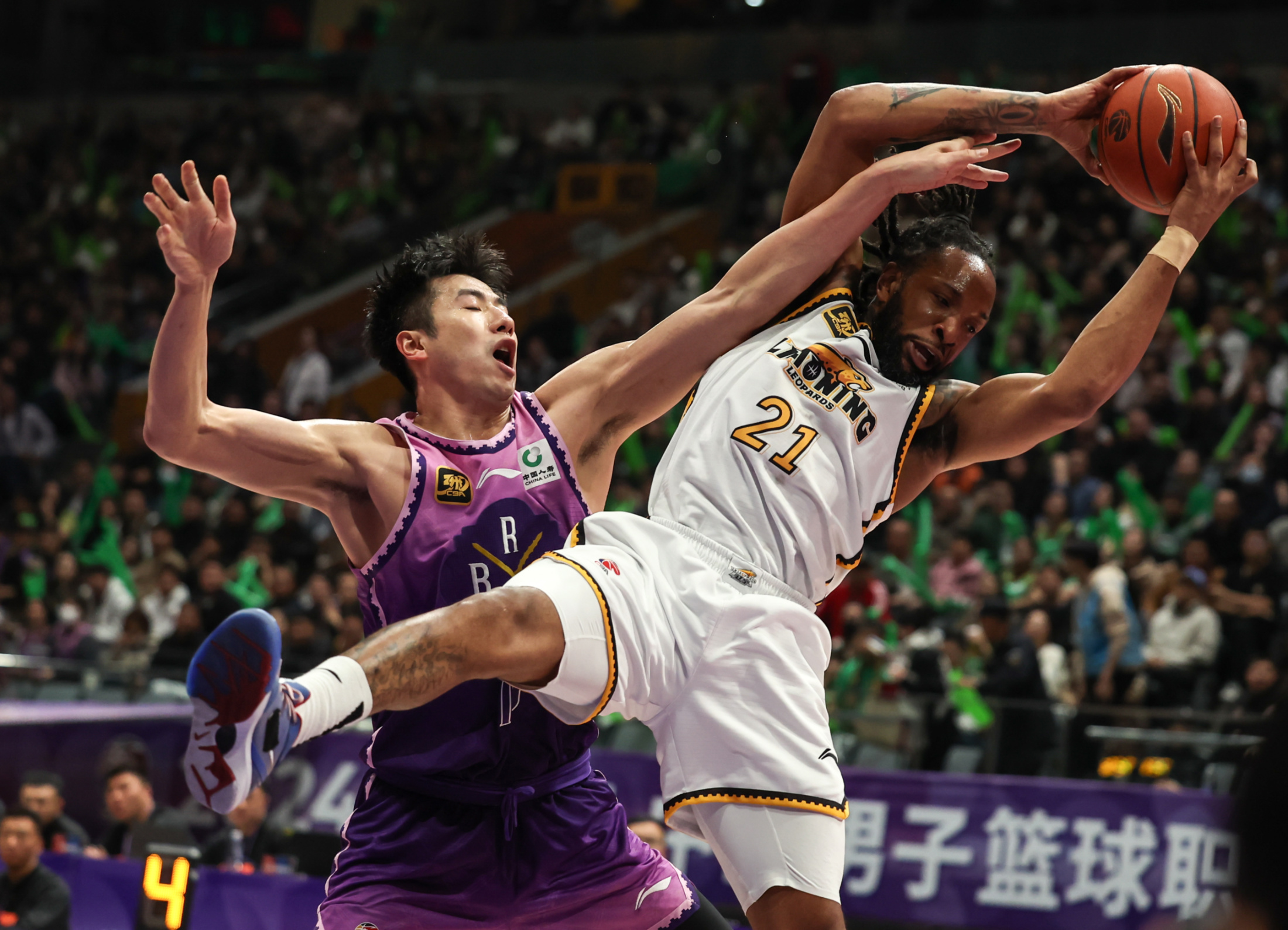 开云体育下载-窗口期突围战来临；广东宏远围绕NBA总决赛伤情更新；赛场秩序良好；球队文化再被提及的简单介绍