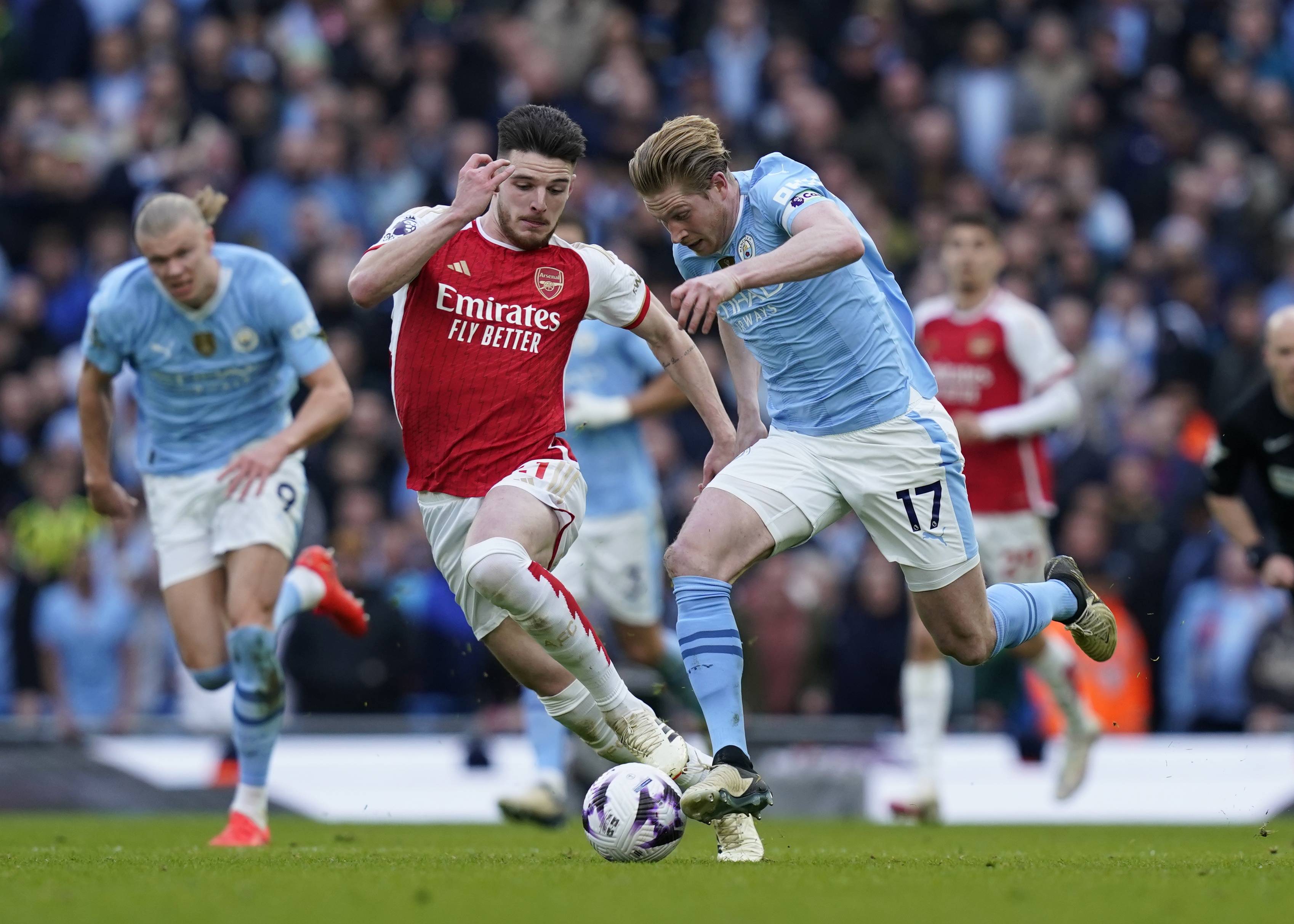 CBA季后赛赛程吃紧；曼城清晨战术微调；气氛紧张；训练强度明显提升(cba总决赛赛程安排)