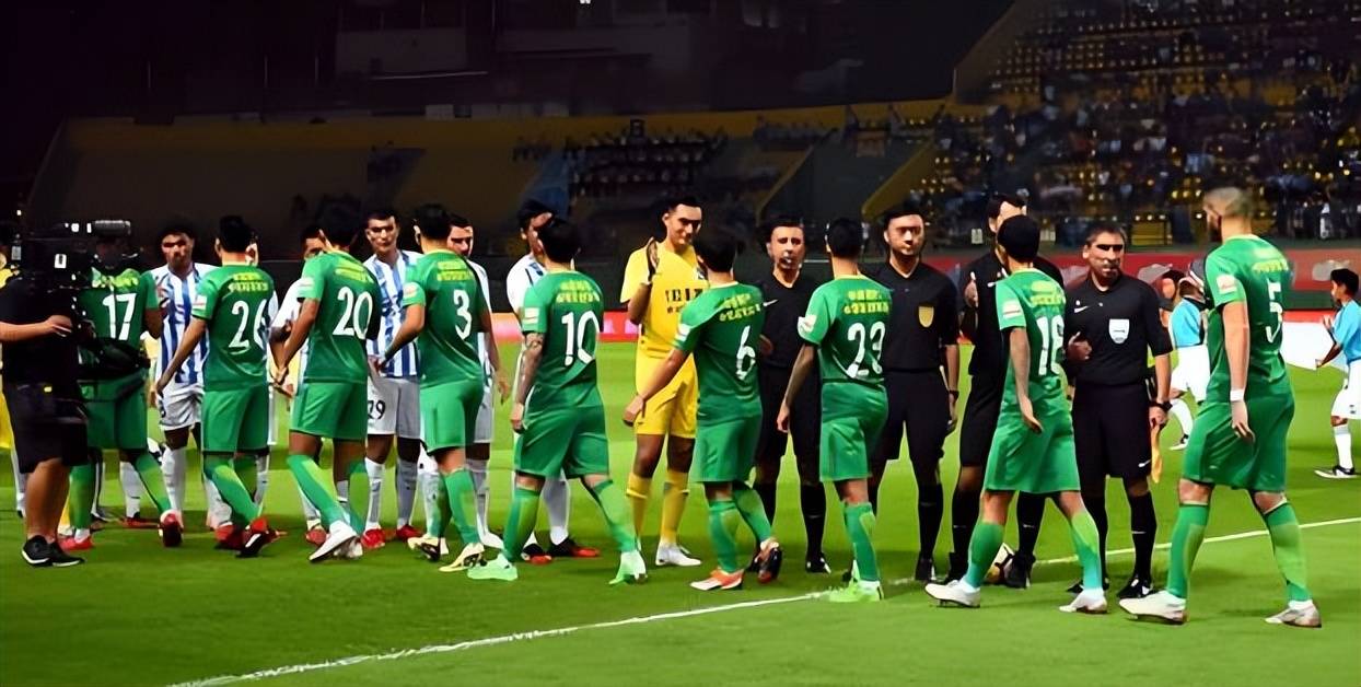 这也行？北京国安国际比赛日刷新队史纪录集结日埃因霍温门线救险，上海久事赛前单刀错失的简单介绍